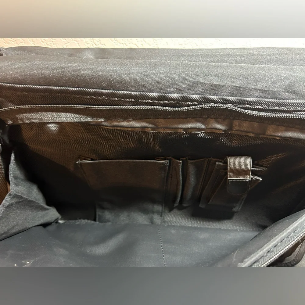 Solo Laptop Bag Various Size Compartments.